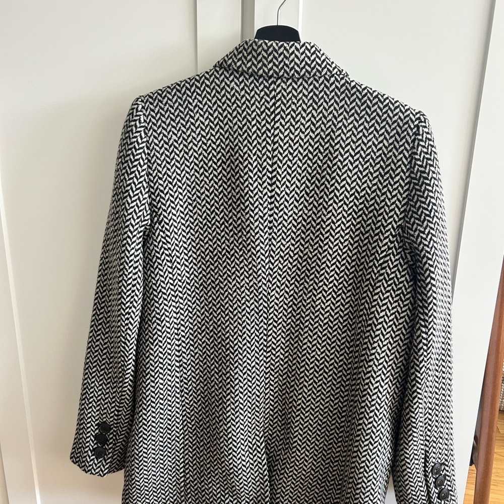 ANINE BING Classic Fishbone Blazer in Black and Off-White - Picture 4 of 9